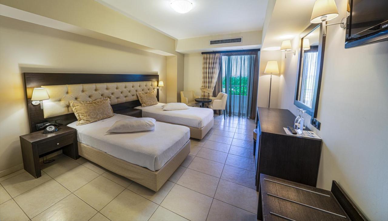 Amalias Hotel Kourouta Exterior foto